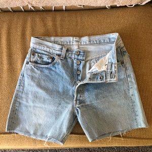 (SOLD ON DEPOP) Vintage Levi’s 501 Lightwash